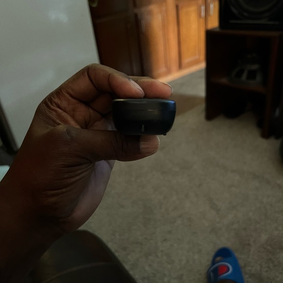 For sale is a used Clarion RCB-130 headunit remote. - Picture 5 of 9